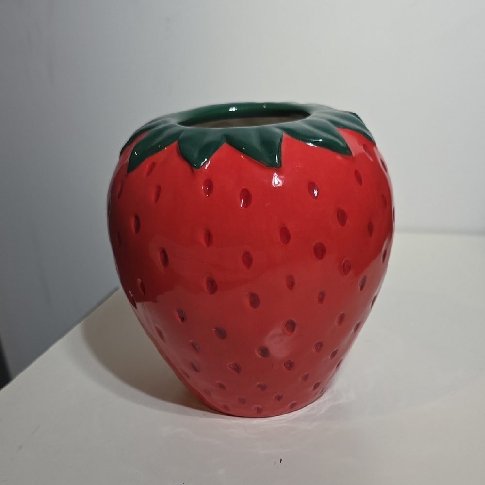 Bando Strawberry Shaped Ceramic Vase